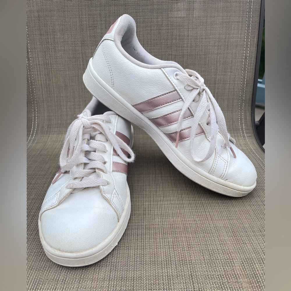 Women’s Cloud Foam Ortholite Float White With Rose Gold Stripes